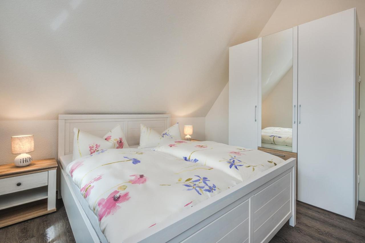 Reetdachhaus Am Haff Mit Sauna, Terrasse, Wlan Zirchow エクステリア 写真